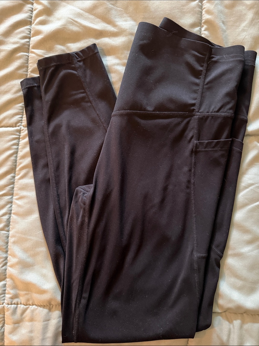 HALARA Black High-Rise so cinched  Leggings with Side Pocket